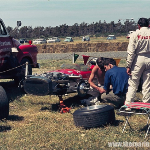 On est loin des paddocks actuels...
© Ian Peak  (The roaringsaison)